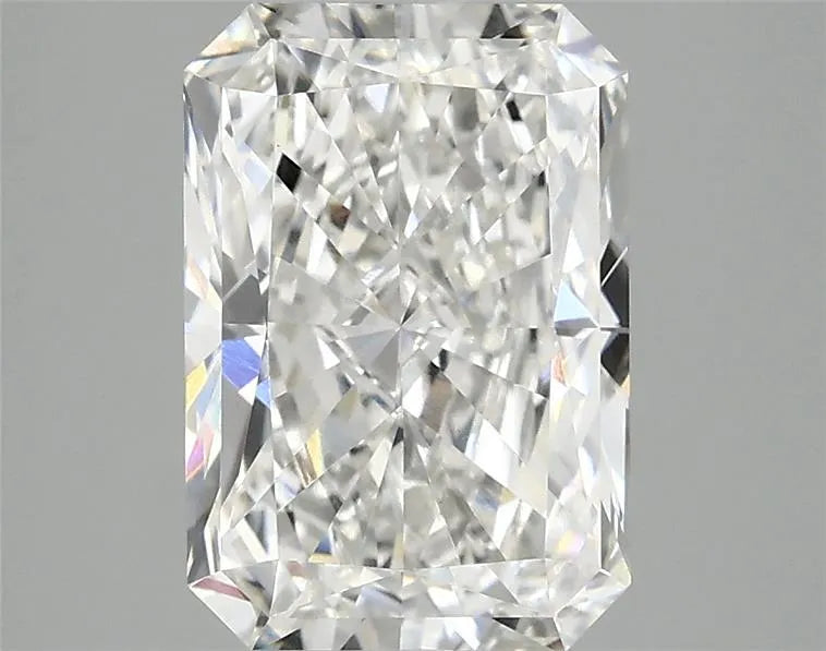 2.86ct Radiant Lab Grown Diamond (Colour F, Clarity VVS2, IGI Certified)