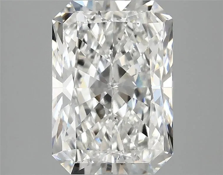 2.91ct Radiant Lab Grown Diamond (Colour E, Clarity VVS2, IGI Certified)