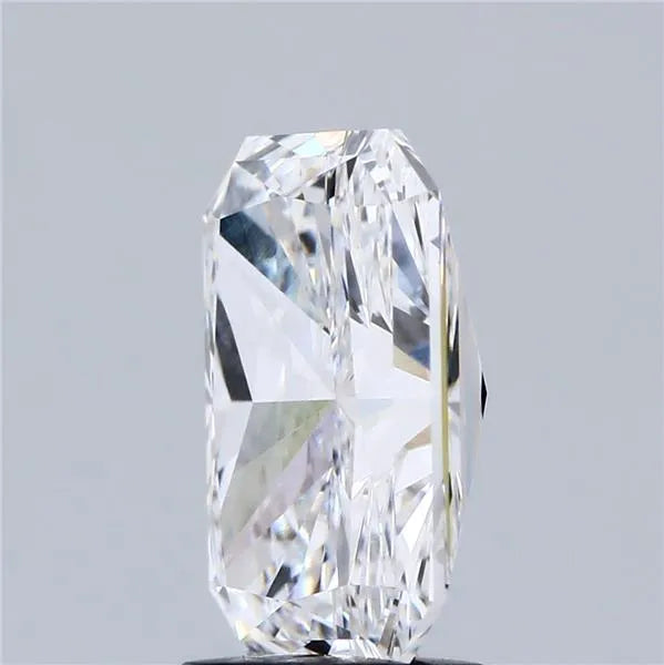 2.94ct Radiant Lab Grown Diamond (Colour E, Clarity VVS2, IGI Certified)