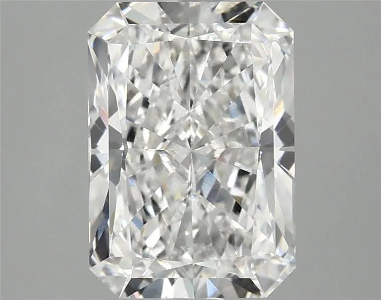 2.96ct Radiant Lab Grown Diamond (Colour E, Clarity VVS1, IGI Certified)
