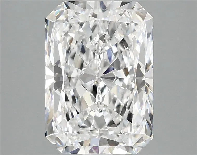 2.98ct Radiant Lab Grown Diamond (Colour E, Clarity VVS2, IGI Certified)