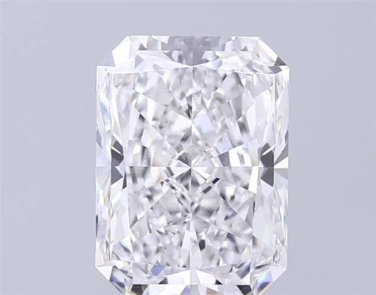 5.02ct Radiant Lab Grown Diamond (Colour E, Clarity VVS1, IGI Certified)