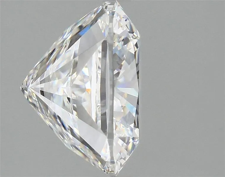5.07ct Cushion modified Lab Grown Diamond (Colour E, Clarity VVS2, IGI Certified)