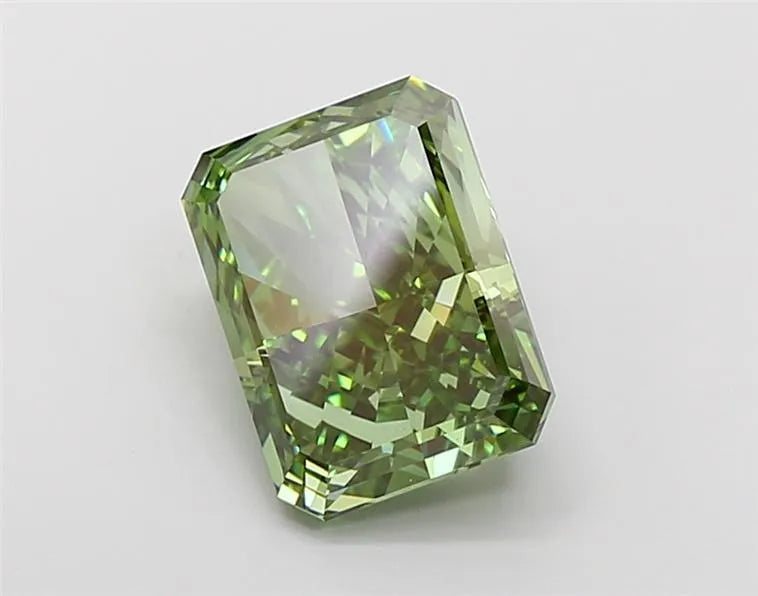 5.08ct Radiant Lab Grown Diamond (Colour Fancy Vivid Green, Clarity VVS2, IGI Certified)
