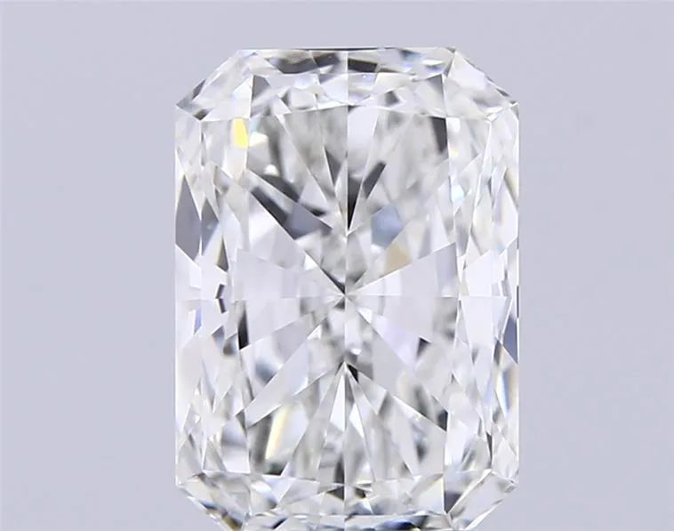 2.70ct Radiant Lab Grown Diamond (Colour F, Clarity VVS2, IGI Certified)