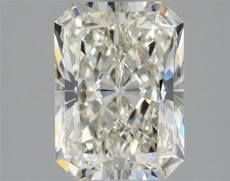 2.27ct Radiant Lab Grown Diamond (Colour H, Clarity VS1, IGI Certified)