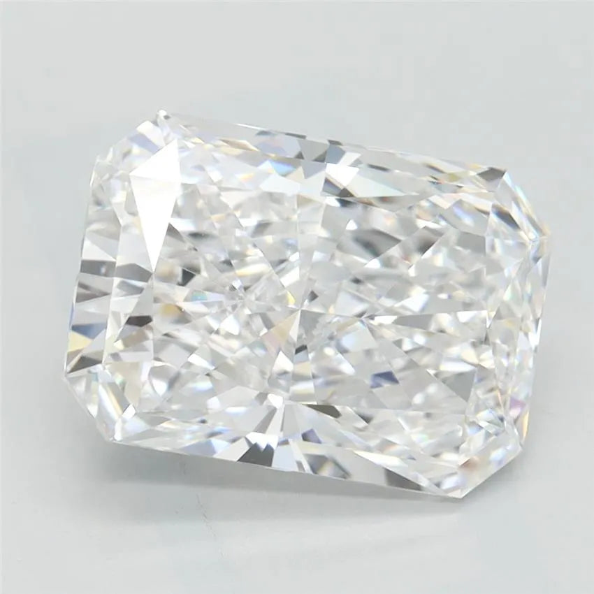 2.85ct Radiant Lab Grown Diamond (Colour D, Clarity VVS1, GIA Certified)
