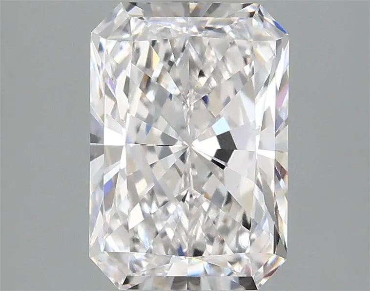 3.03ct Radiant Lab Grown Diamond (Colour F, Clarity VVS2, IGI Certified)