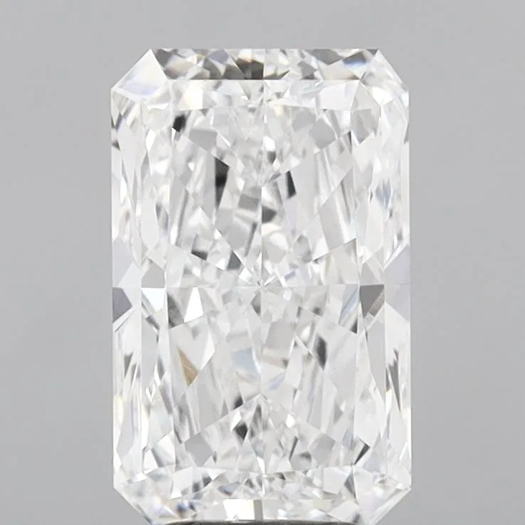 4.53ct Radiant Lab Grown Diamond (Colour D, Clarity VVS2, IGI Certified)