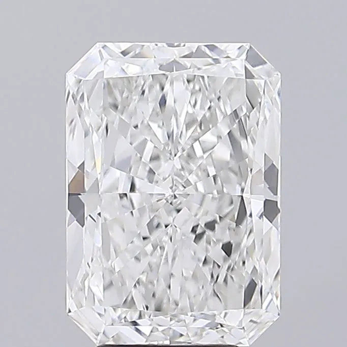 5.01ct Radiant Lab Grown Diamond (Colour E, Clarity VVS1, IGI Certified)