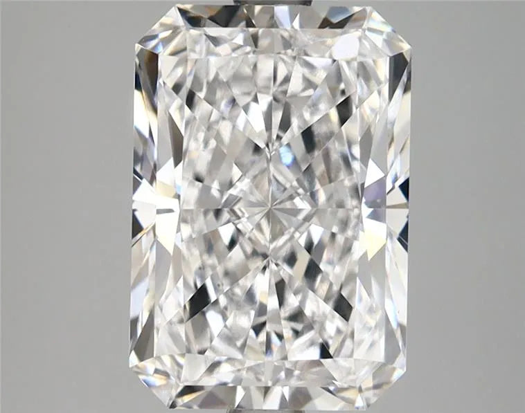 3.44ct Radiant Lab Grown Diamond (Colour D, Clarity VVS2, IGI Certified)