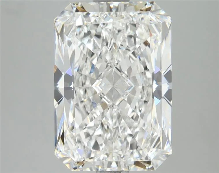 4.06ct Radiant Lab Grown Diamond (Colour E, Clarity VVS2, IGI Certified)