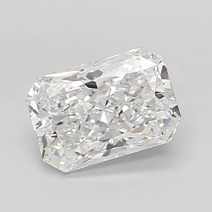 3.00ct Radiant Lab Grown Diamond (Colour E, Clarity VVS2, IGI Certified)