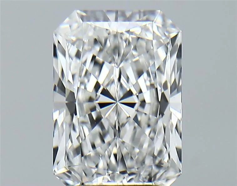 3.00ct Radiant Lab Grown Diamond (Colour E, Clarity VVS2, IGI Certified)