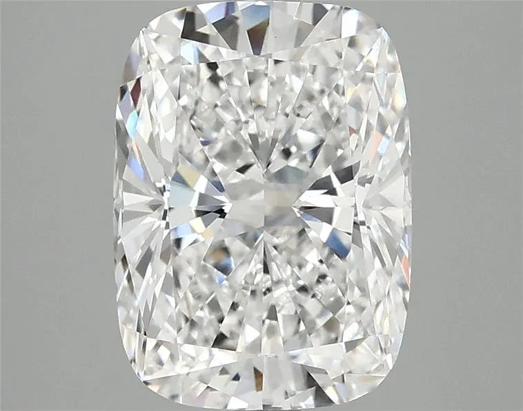 3.01ct Cushion modified Lab Grown Diamond (Colour E, Clarity VVS2, IGI Certified)