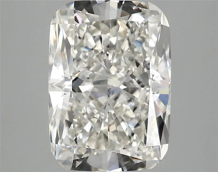 3.01ct Cushion modified Lab Grown Diamond (Colour G, Clarity VVS2, IGI Certified)