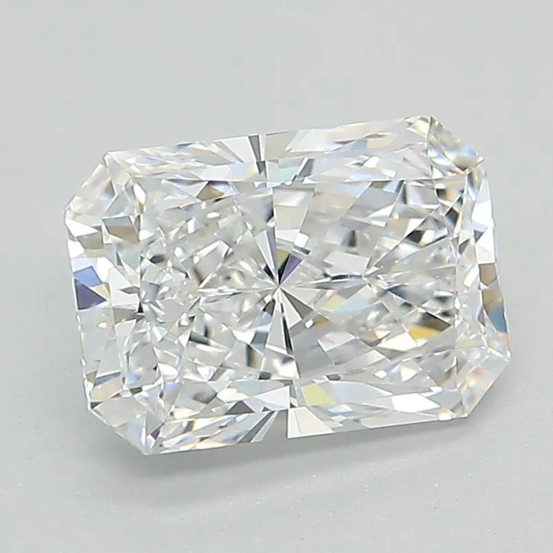 3.01ct Radiant Lab Grown Diamond (Colour H, Clarity VVS2, IGI Certified)