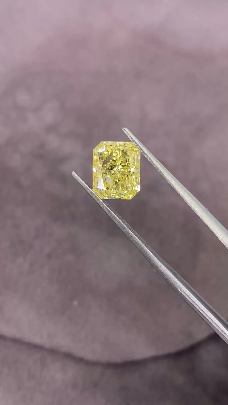 3.01ct Radiant Natural Diamond (Colour Fancy Yellow, Clarity VS2, GIA Certified)