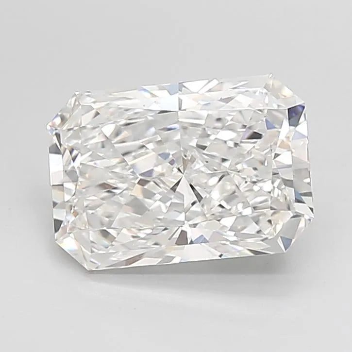 3.02ct Radiant Lab Grown Diamond (Colour E, Clarity VS1, IGI Certified)