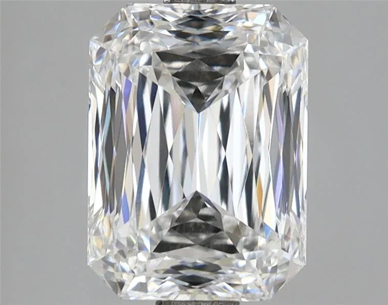 3.02ct Radiant Lab Grown Diamond (Colour E, Clarity VVS1, IGI Certified)