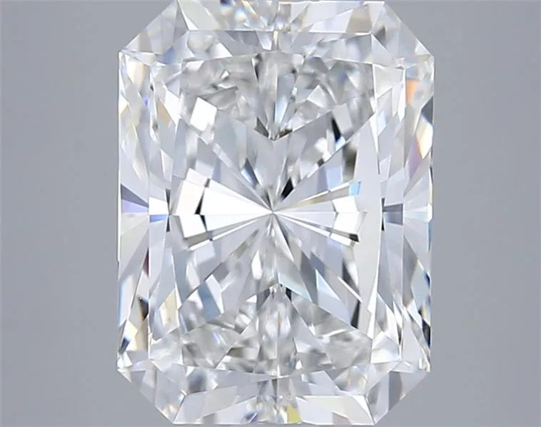 3.02ct Radiant Lab Grown Diamond (Colour E, Clarity VVS1, IGI Certified)