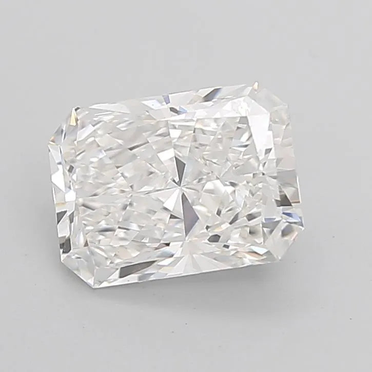 3.02ct Radiant Lab Grown Diamond (Colour E, Clarity VVS2, IGI Certified)