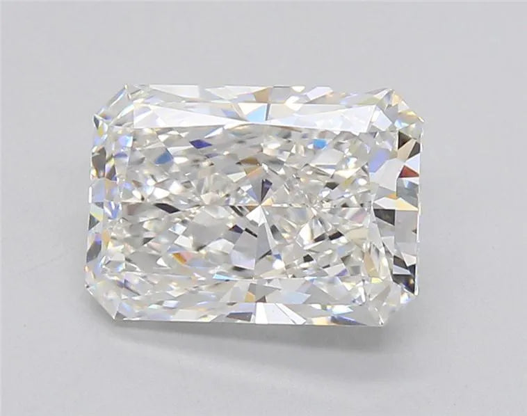 3.02ct Radiant Lab Grown Diamond (Colour F, Clarity VVS1, IGI Certified)