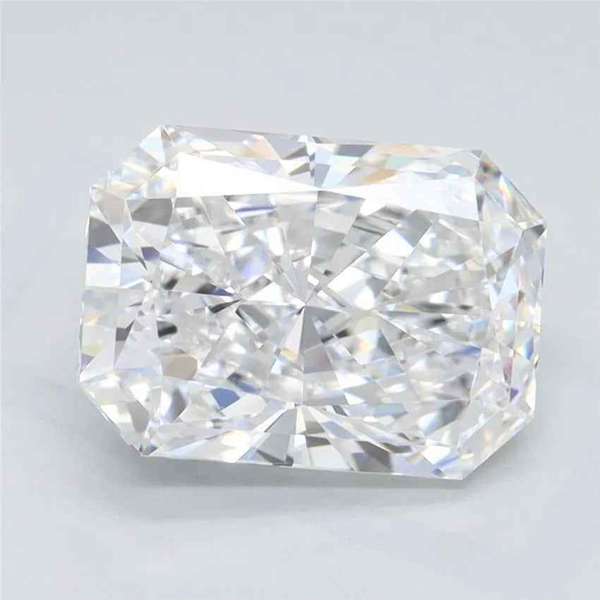3.03ct Radiant Lab Grown Diamond (Colour D, Clarity VVS1, IGI Certified)