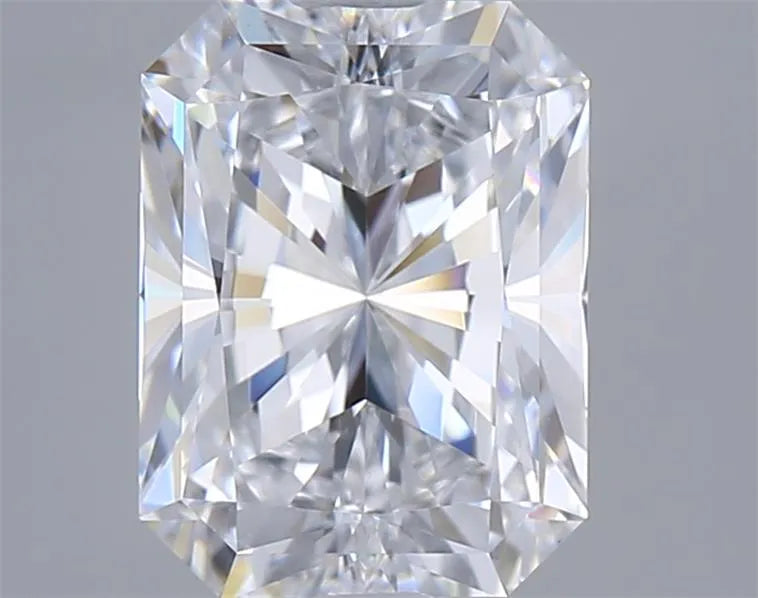 3.03ct Radiant Lab Grown Diamond (Colour D, Clarity VVS2, IGI Certified)