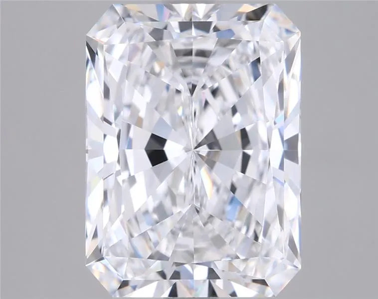 3.03ct Radiant Lab Grown Diamond (Colour D, Clarity VVS2, IGI Certified)