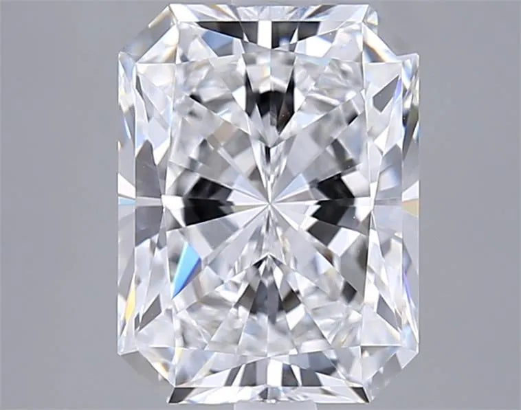 3.03ct Radiant Lab Grown Diamond (Colour D, Clarity VVS2, IGI Certified)