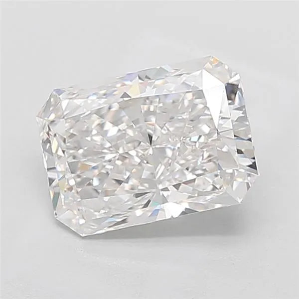 3.03ct Radiant Lab Grown Diamond (Colour E, Clarity VVS1, IGI Certified)