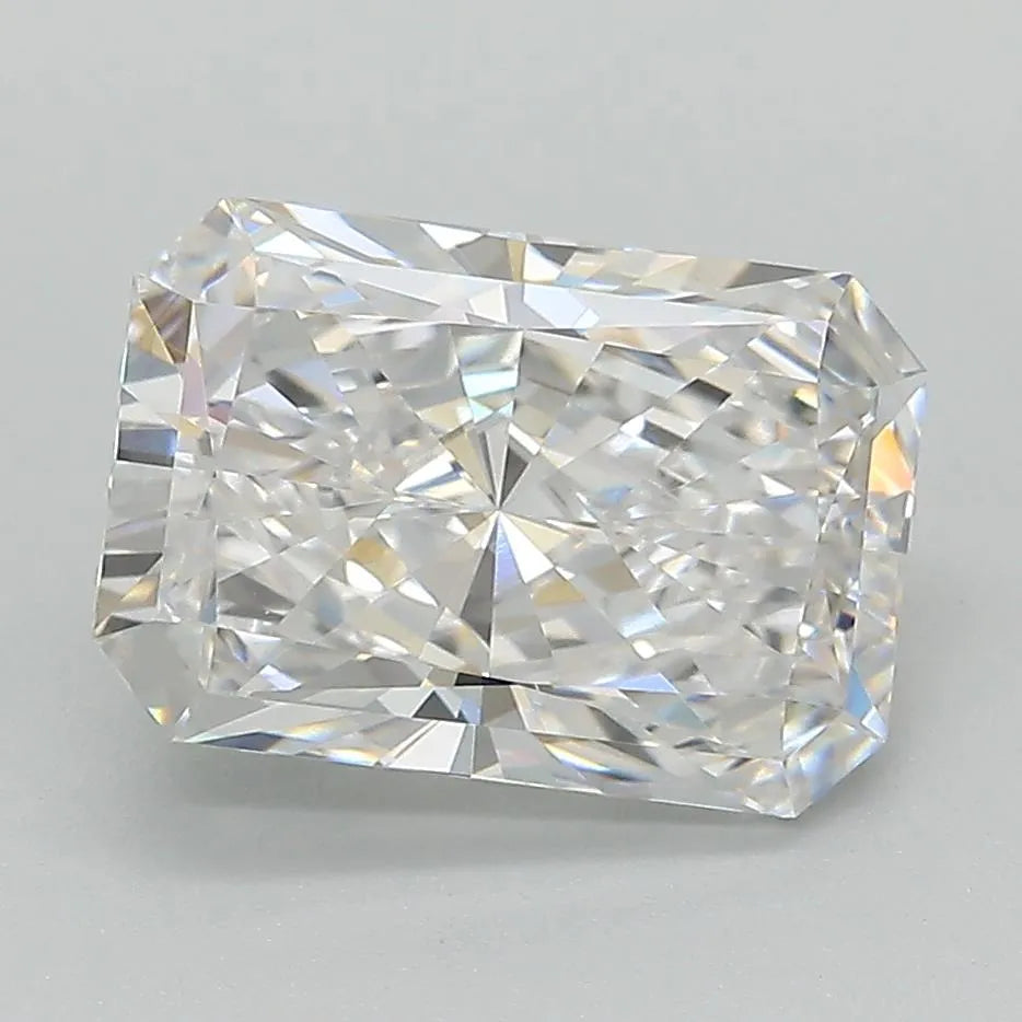 3.03ct Radiant Lab Grown Diamond (Colour E, Clarity VVS2, GIA Certified)