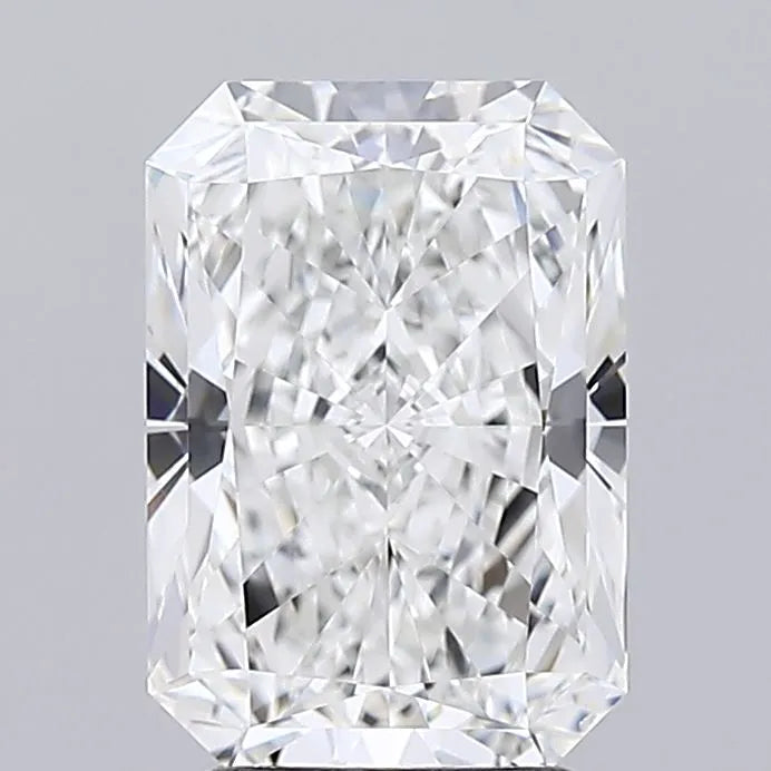 3.04ct Radiant Lab Grown Diamond (Colour E, Clarity VVS1, IGI Certified)