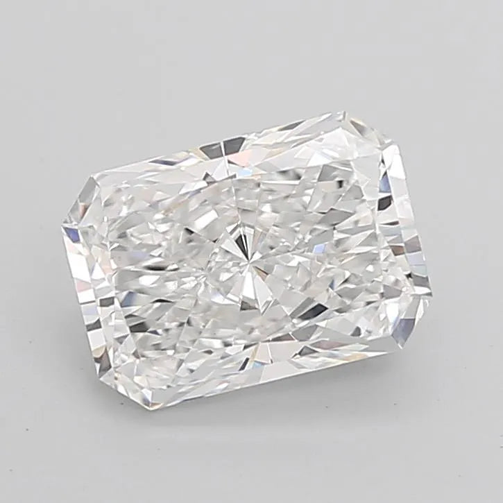 3.04ct Radiant Lab Grown Diamond (Colour E, Clarity VVS2, IGI Certified)