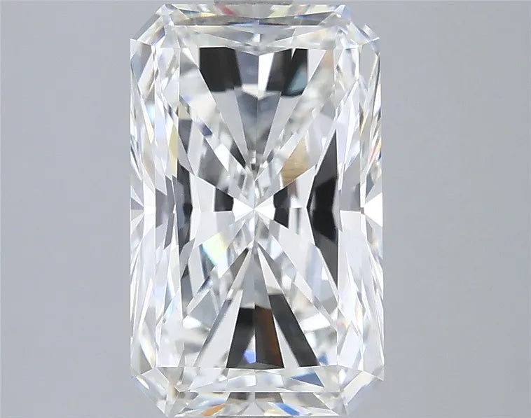 3.04ct Radiant Lab Grown Diamond (Colour F, Clarity VVS2, IGI Certified)