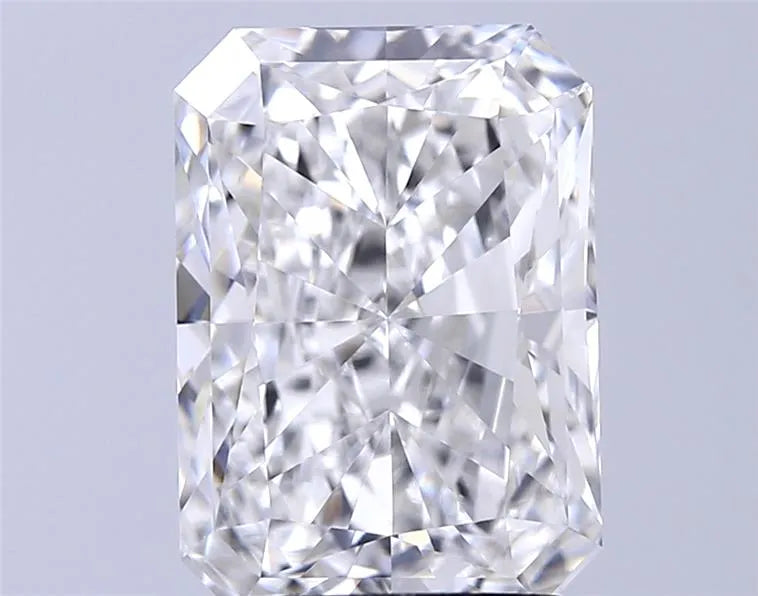3.05ct Radiant Lab Grown Diamond (Colour E, Clarity VVS1, IGI Certified)