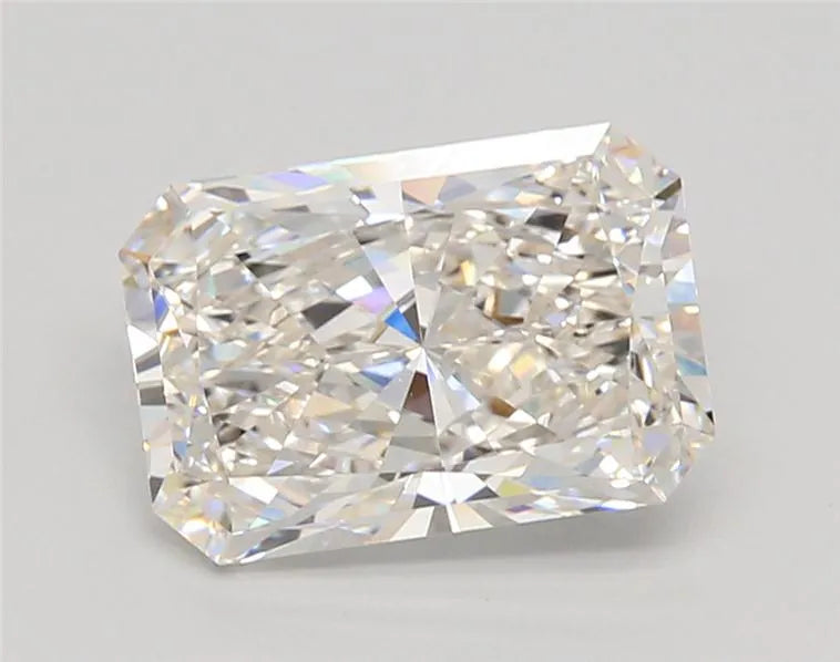 3.05ct Radiant Lab Grown Diamond (Colour G, Clarity VVS2, IGI Certified)