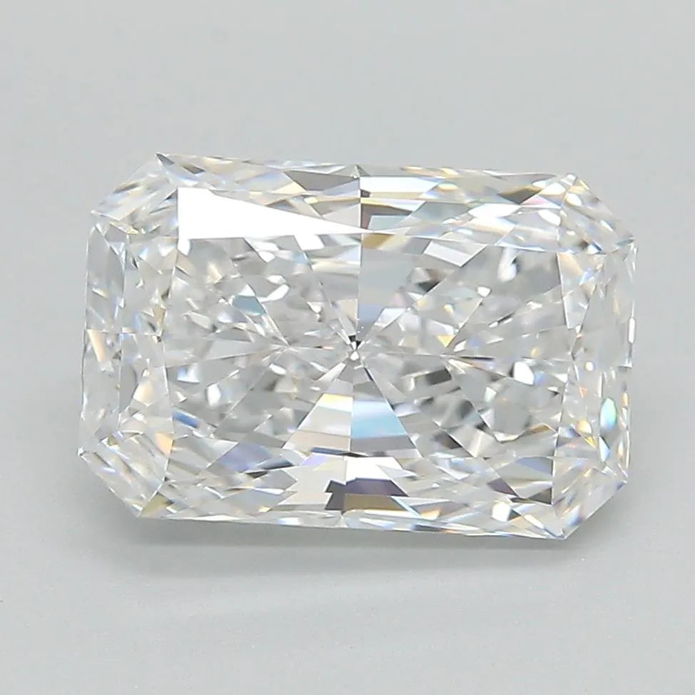 3.06ct Radiant Lab Grown Diamond (Colour E, Clarity VVS1, IGI Certified)