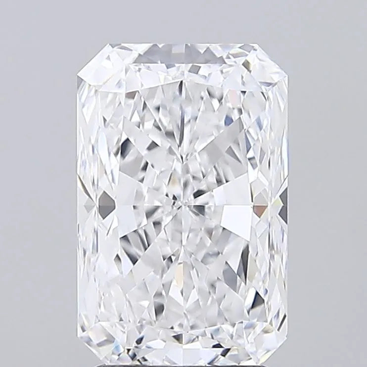 3.07ct Radiant Lab Grown Diamond (Colour D, Clarity VVS1, IGI Certified)