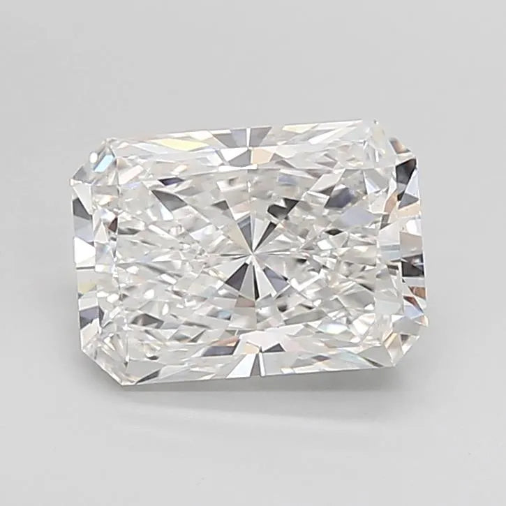 3.07ct Radiant Lab Grown Diamond (Colour E, Clarity VVS2, IGI Certified)