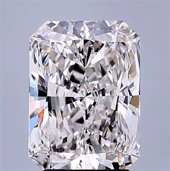 3.07ct Radiant Lab Grown Diamond (Colour F, Clarity VVS1, IGI Certified)