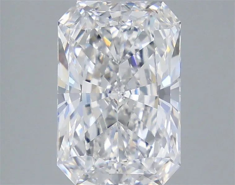 3.08ct Radiant Lab Grown Diamond (Colour D, Clarity VVS1, IGI Certified)