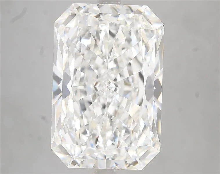 3.09ct Radiant Lab Grown Diamond (Colour F, Clarity VVS2, IGI Certified)