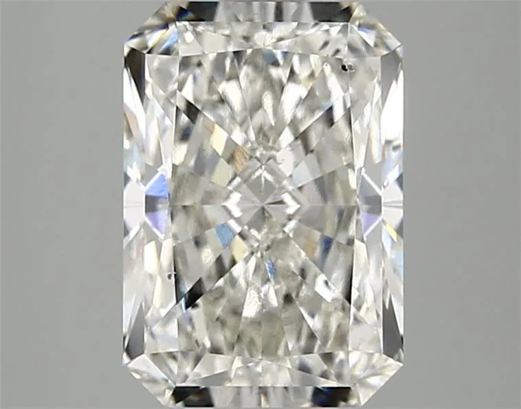 3.09ct Radiant Lab Grown Diamond (Colour G, Clarity SI1, IGI Certified)