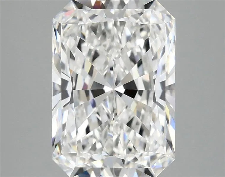 3.10ct Radiant Lab Grown Diamond (Colour E, Clarity VVS2, IGI Certified)
