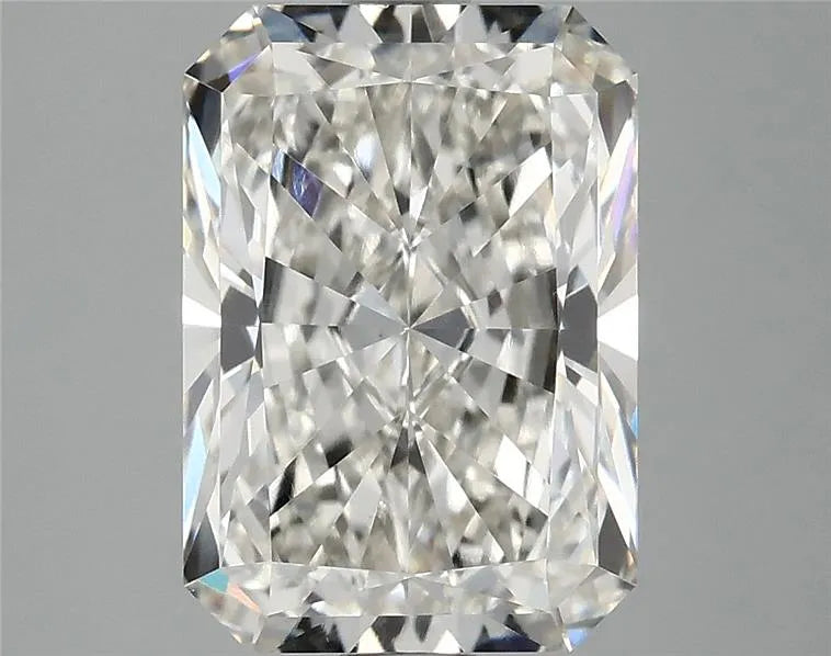 3.12ct Radiant Lab Grown Diamond (Colour G, Clarity VVS2, IGI Certified)