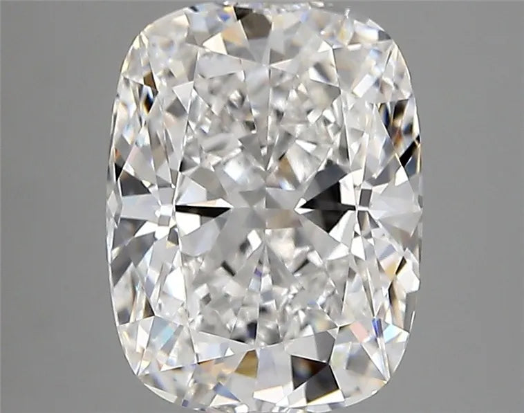 3.21ct Cushion modified Lab Grown Diamond (Colour E, Clarity VVS1, IGI Certified)