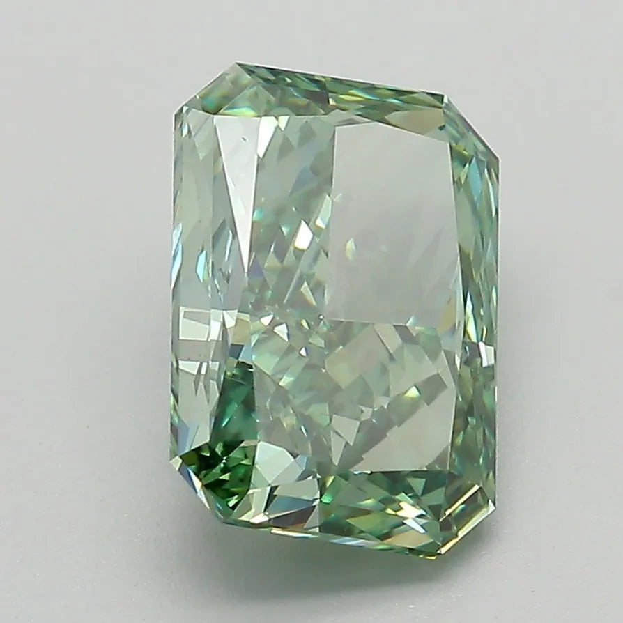 3.22ct Radiant Lab Grown Diamond (Colour Fancy Vivid Green, Clarity VVS2, IGI Certified)