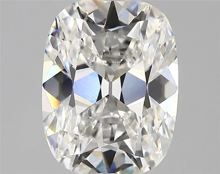 3.23ct Cushion modified Lab Grown Diamond (Colour E, Clarity VVS1, IGI Certified)